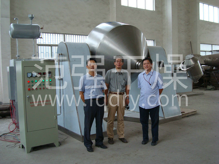 雙錐回轉真空干燥機 雙錐回轉真空干燥機